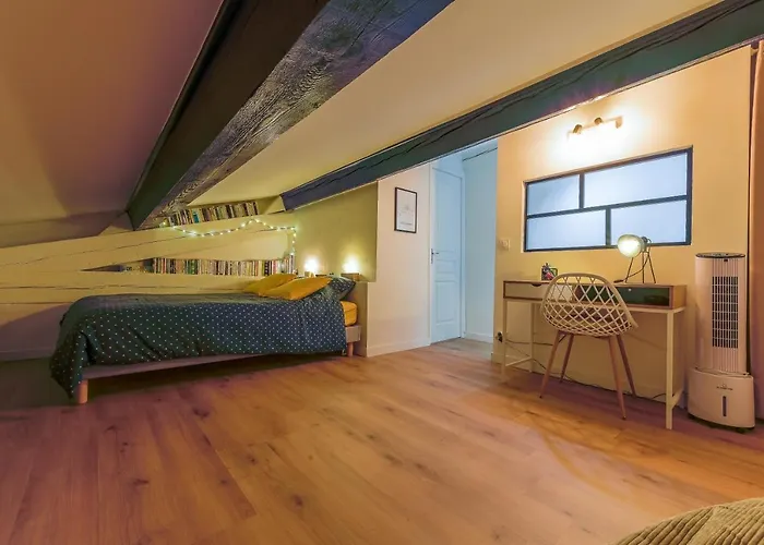 Romantique Duplex Au Pied De La Cite Apartamento *