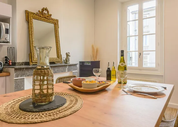 Romantique Duplex Au Pied De La Cite Διαμέρισμα *